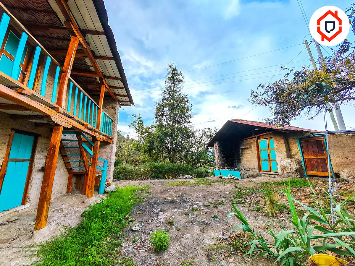 Terreno 1 hectárea con Casa antigua habitable en Paute